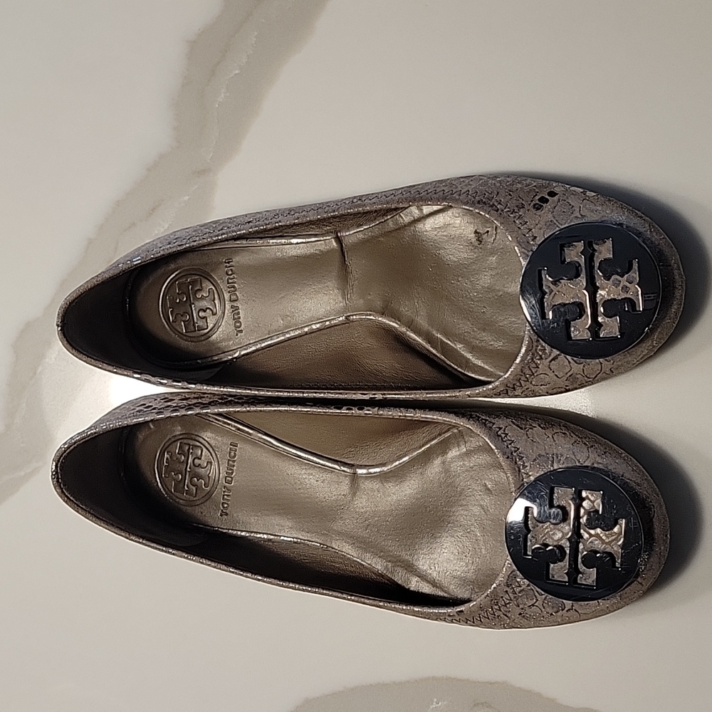 Tory Burch Metallic Silver Pewter Pyton Reva Flats Size 6